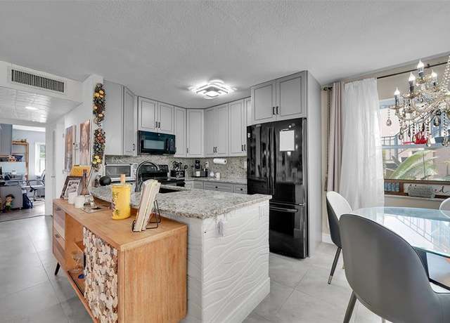 Property at 163 Flanders D #163, Delray Beach, FL 33484, 2 beds, 2 baths