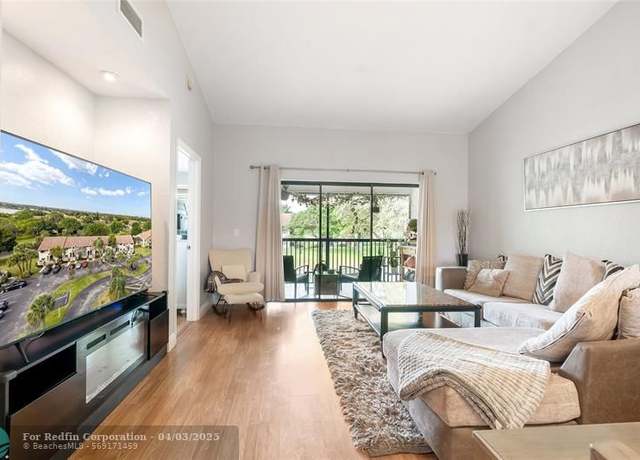 Property at 404 Republic Ct #404, Deerfield Beach, FL 33442, 2 beds, 2 baths