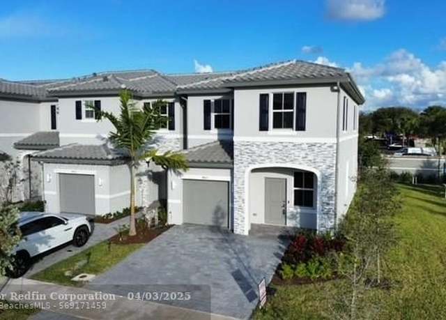 Property at 4611 118 Ave, Coral Springs, FL 33076, 4 beds, 3 baths