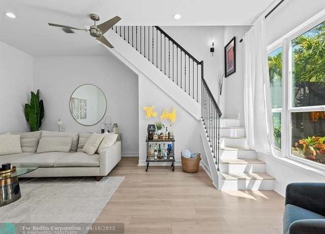 Property at 1214 SE 1st St, Fort Lauderdale, FL 33301, 2 beds, 2.5 baths