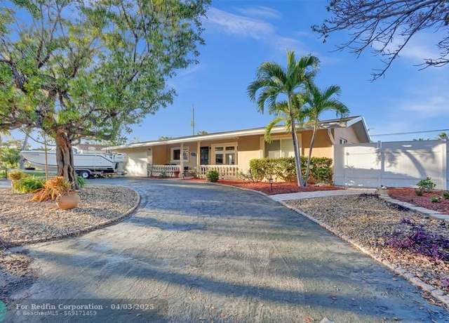 Property at 2585 SE 3rd St, Pompano Beach, FL 33062, 3 beds, 2 baths