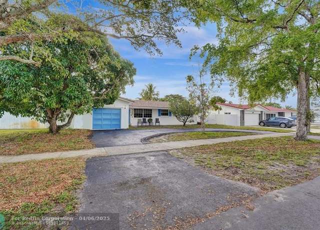 Property at 5111 Sarazen Dr, Hollywood, FL 33021, 4 beds, 2.5 baths