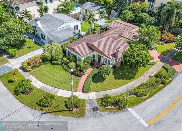 Property at 1600 NE 4th Ct, Fort Lauderdale, FL 33301, 3 beds, 2 baths