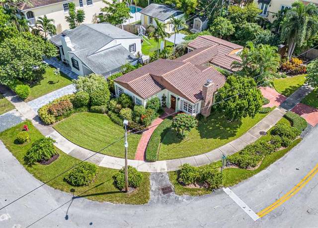 Property at 1600 NE 4th Ct, Fort Lauderdale, FL 33301, 3 beds, 2 baths