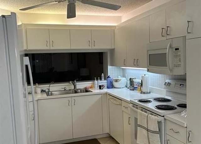 Property at 10133 NW 24th Pl #205, Sunrise, FL 33322, 2 beds, 2 baths