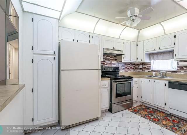 Property at 361 S Hollybrook Dr #102, Pembroke Pines, FL 33025, 2 beds, 2 baths