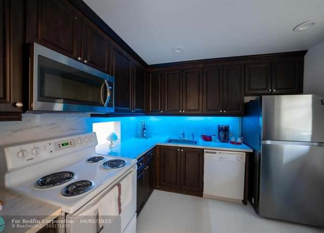 Property at 201 Berkley Rd #108, Hollywood, FL 33024, 1 bed, 1.5 baths