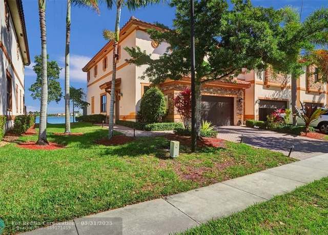 Property at 9579 Town Parc Cir N #9579, Parkland, FL 33076, 3 beds, 2.5 baths