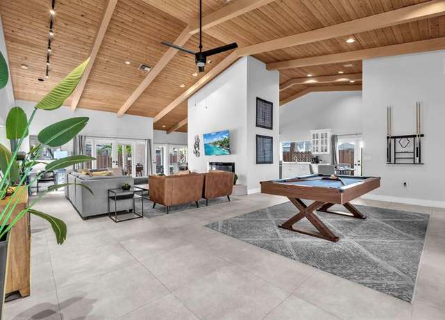 Property at 3231 N 38th St, Hollywood, FL 33021, 9 beds, 5 baths