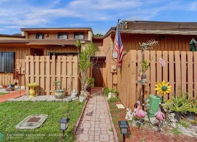 Property at 4169 SW 85th Ave, Davie, FL 33328, 2 beds, 2 baths