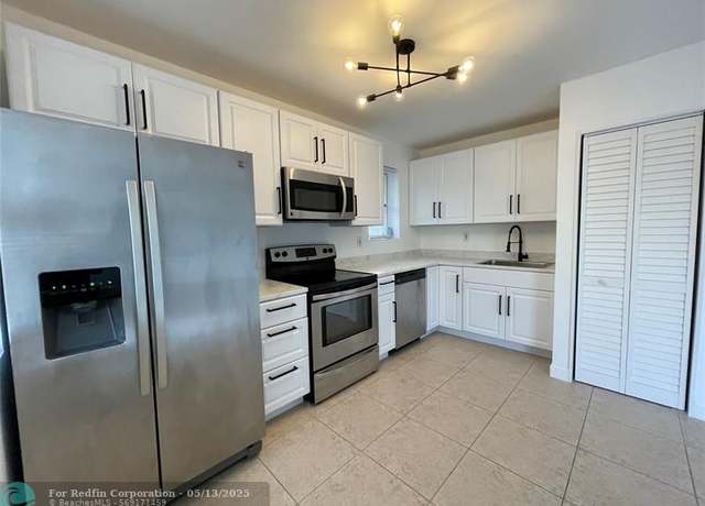 Property at 4071 N Dixie Hwy #20, Oakland Park, FL 33334, 1 bed, 1 bath