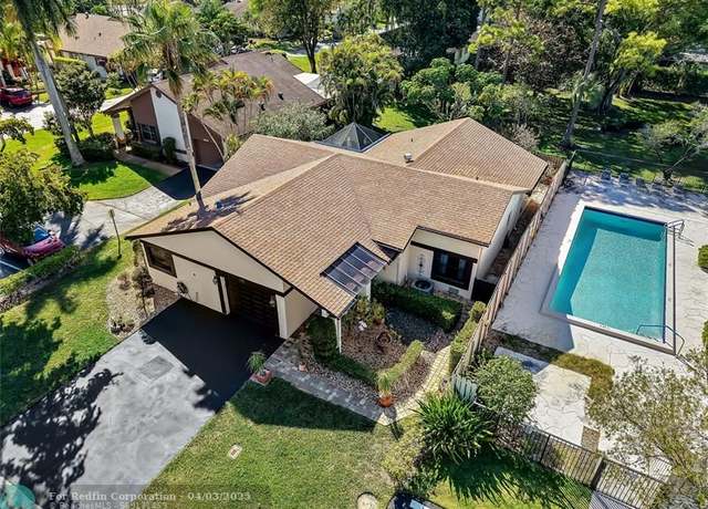 Property at 8930 Old Pine Rd, Boca Raton, FL 33433, 3 beds, 2 baths