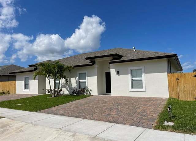 Property at 1530 W 26th Ct, Riviera Beach, FL 33404, 6 beds, 4 baths