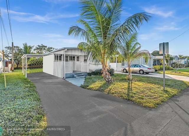Property at 4124 S Shady Ln, Boynton Beach, FL 33436, 2 beds, 1 bath