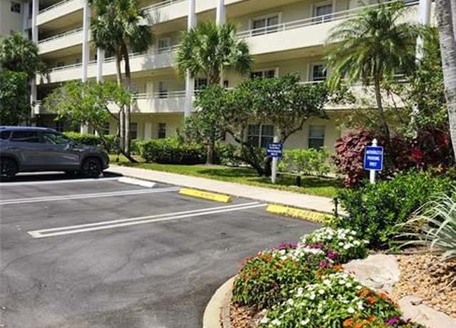 Property at 805 Cypress Blvd #307, Pompano Beach, FL 33069, 3 beds, 2.5 baths