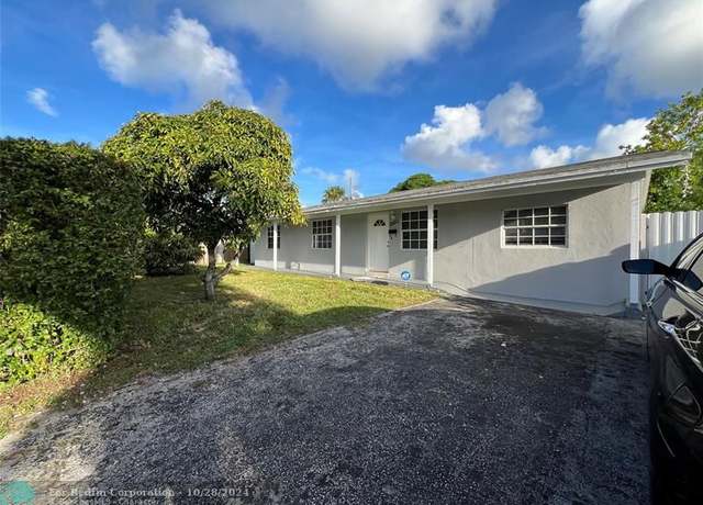 Property at 2620 SW 8th St, Fort Lauderdale, FL 33312, 4 beds, 2 baths