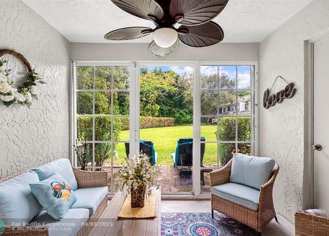 Property at 5525 E Parade Pl, Margate, FL 33063, 2 beds, 1.5 baths