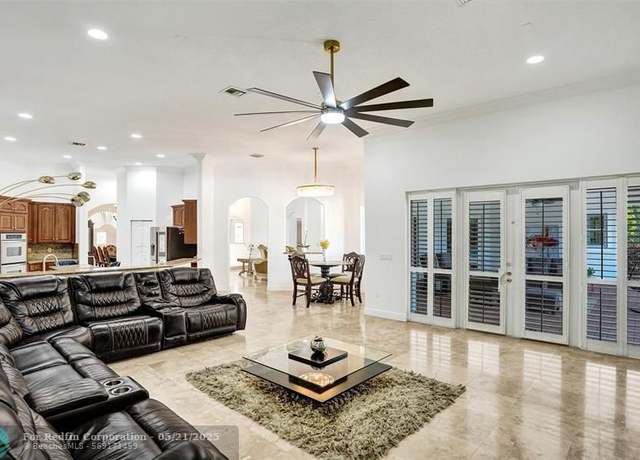 Property at 12361 NW 12th St, Plantation, FL 33323, 5 beds, 4.5 baths