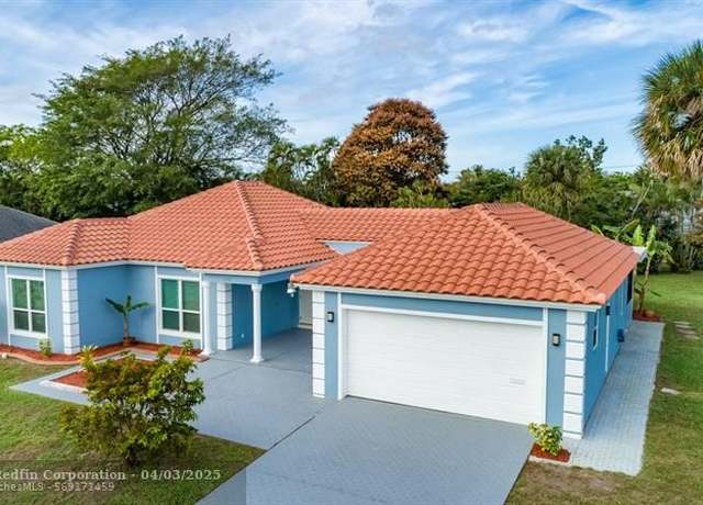 Property at 4601 Queen Palm Ln, Tamarac, FL 33319, 3 beds, 2 baths