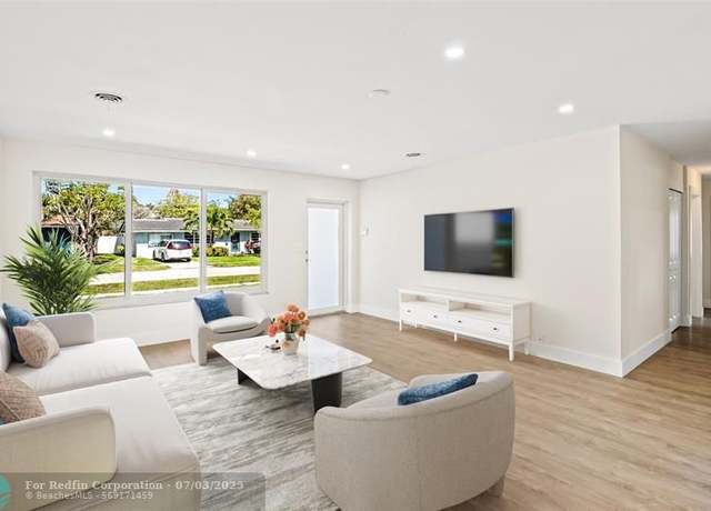 Property at 1104 SE 7th St, Deerfield Beach, FL 33441, 4 beds, 2 baths