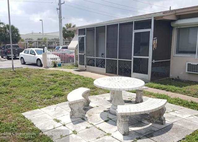 Property at 2213 Lincoln St #2, Hollywood, FL 33020, 1 bed, 1 bath