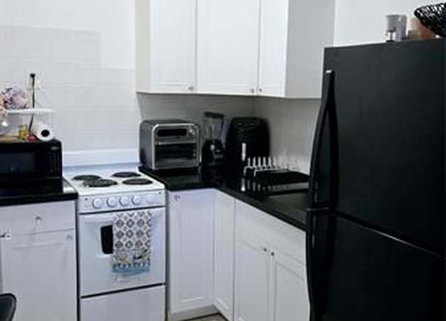 Property at 2213 Lincoln St #2, Hollywood, FL 33020, 1 bed, 1 bath