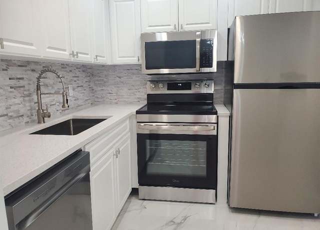 Property at 242 Tilford L Unit L, Deerfield Beach, FL 33442, 1 bed, 1.5 baths