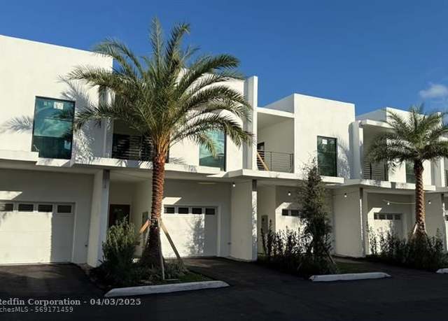 Property at 2526 Pierce #6, Hollywood, FL 33020, 3 beds, 2.5 baths