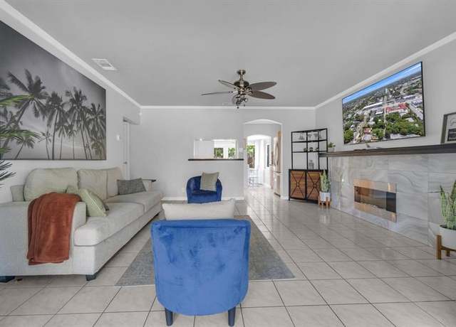 Property at 37 SW 11th St, Dania, FL 33004, 2 beds, 1 bath