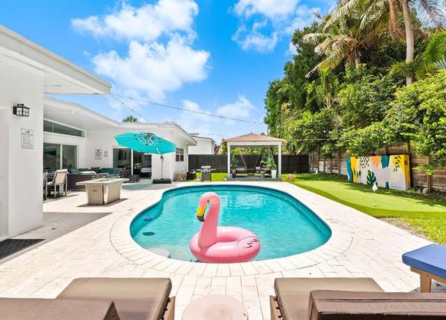 Property at 20000 Highland Lakes Blvd, Miami, FL 33179, 5 beds, 4 baths