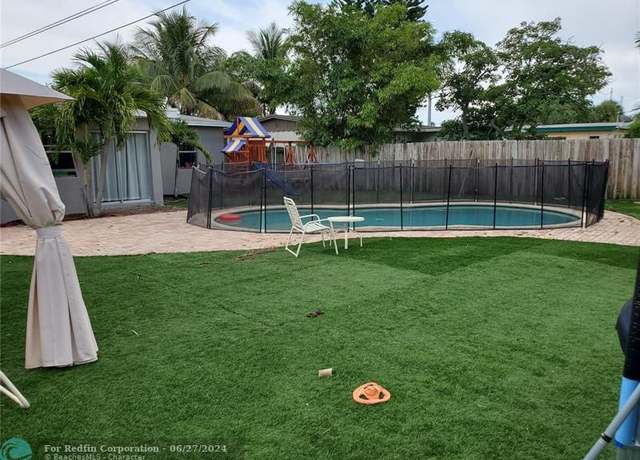 Property at 811 S Broadway, Lantana, FL 33462, 2 beds, 1 bath