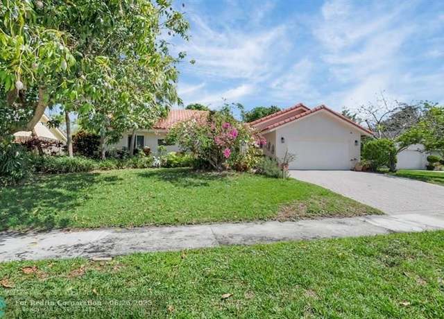 Property at 2407 NW 30th Rd, Boca Raton, FL 33431, 3 beds, 2 baths