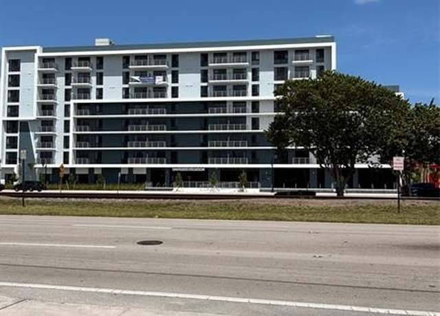 Property at 2127 Polk St, Hollywood, FL 33020, 4 beds, 4 baths