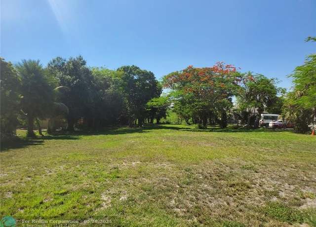 Property at 1697 E Main St, Pahokee, FL 33476