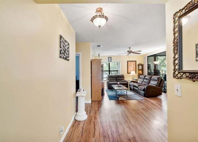 Property at 4517 Carambola Cir S #27290, Coconut Creek, FL 33066, 3 beds, 2 baths