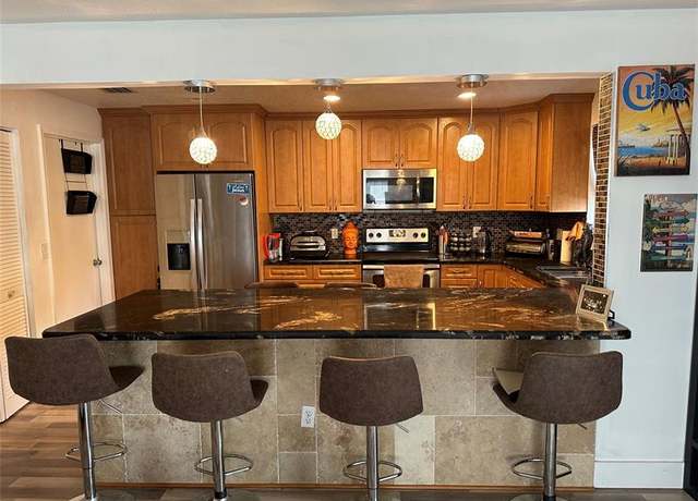 Property at 10130 NW 33rd Pl, Sunrise, FL 33351, 2 beds, 2 baths