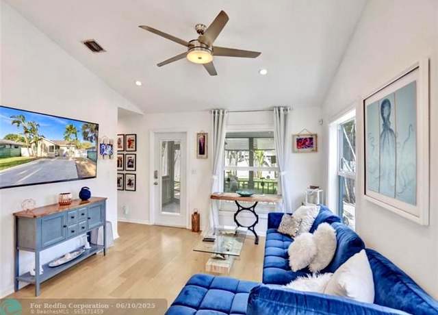 Property at 1204 NE 3rd Ave, Fort Lauderdale, FL 33304, 3 beds, 2 baths