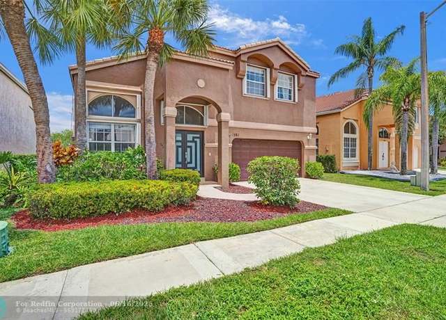 Property at 1581 NW 159th Ave, Pembroke Pines, FL 33028, 4 beds, 3 baths