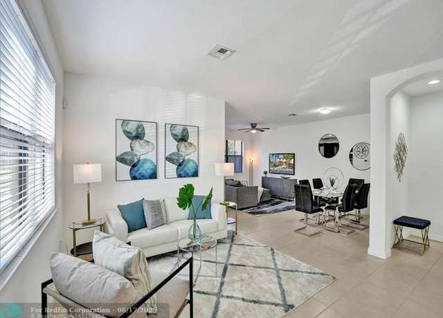 Property at 9637 Watercrest Isle, Parkland, FL 33076, 3 beds, 2.5 baths