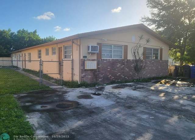 Property at 2440 Hayes St, Hollywood, FL 33020, 6 beds, 6 baths
