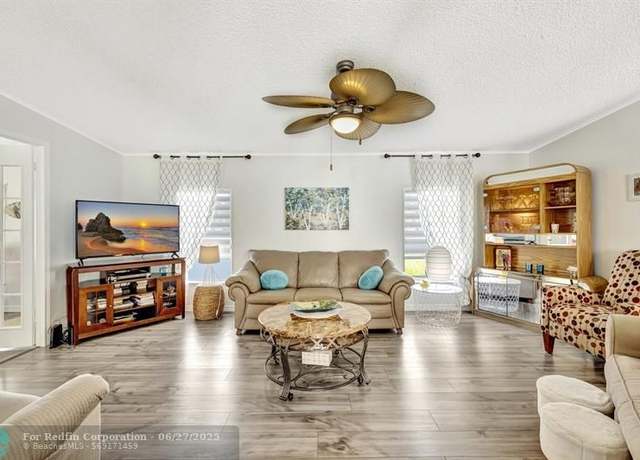 Property at 6579 Spanish Lakes Blvd, Fort Pierce, FL 34951, 2 beds, 2 baths