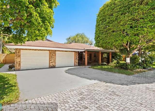 Property at 2508 NE 7th Ave, Wilton Manors, FL 33305, 3 beds, 3 baths