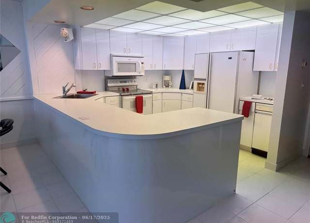 Property at 3015 N Ocean Blvd Unit 11J, Fort Lauderdale, FL 33308, 2 beds, 2 baths