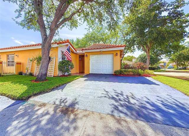 Property at 1420 Seagrape Cir, Weston, FL 33326, 3 beds, 2 baths