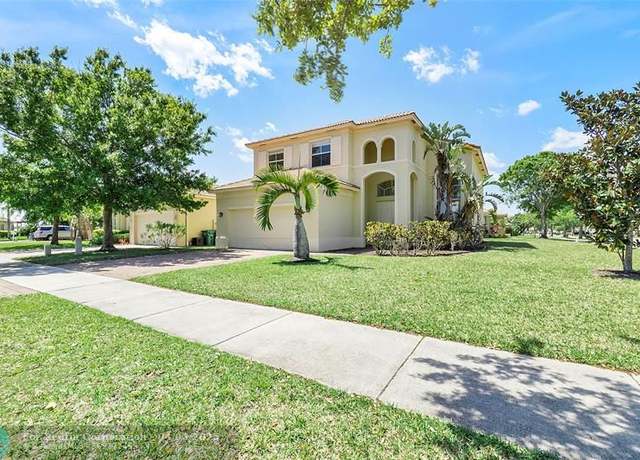 Property at 5919 Walnut Park Ln, Fort Pierce, FL 34951, 5 beds, 3 baths
