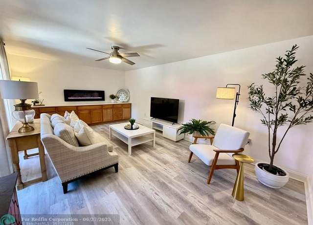 Property at 2911 SW 22nd Cir Unit 37A, Delray Beach, FL 33445, 2 beds, 2.5 baths