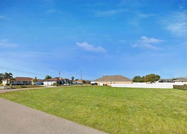 Property at 2101 SW 25th Terr Cape Coral, FL 33914