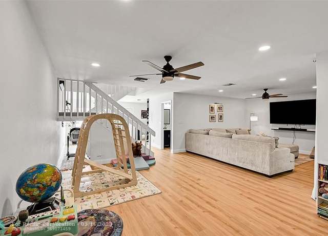 Property at 16419 Strawberry Way, Delray Beach, FL 33484, 3 beds, 2.5 baths