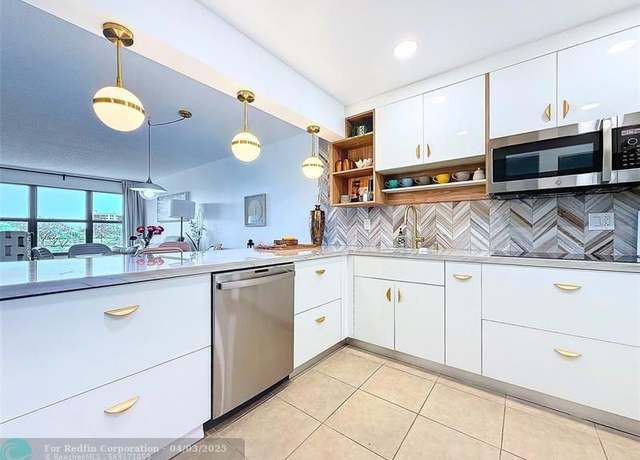 Property at 2311 S Cypress Bend Dr #319, Pompano Beach, FL 33069, 2 beds, 2 baths