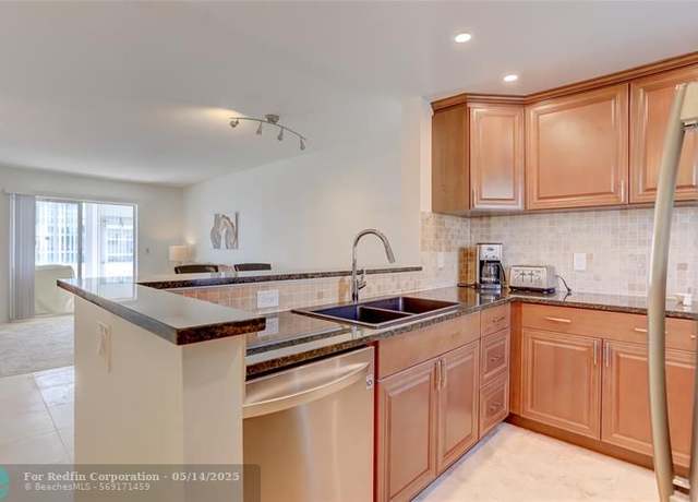 Property at 2212 NE 1st Way #101, Boynton Beach, FL 33435, 2 beds, 2 baths